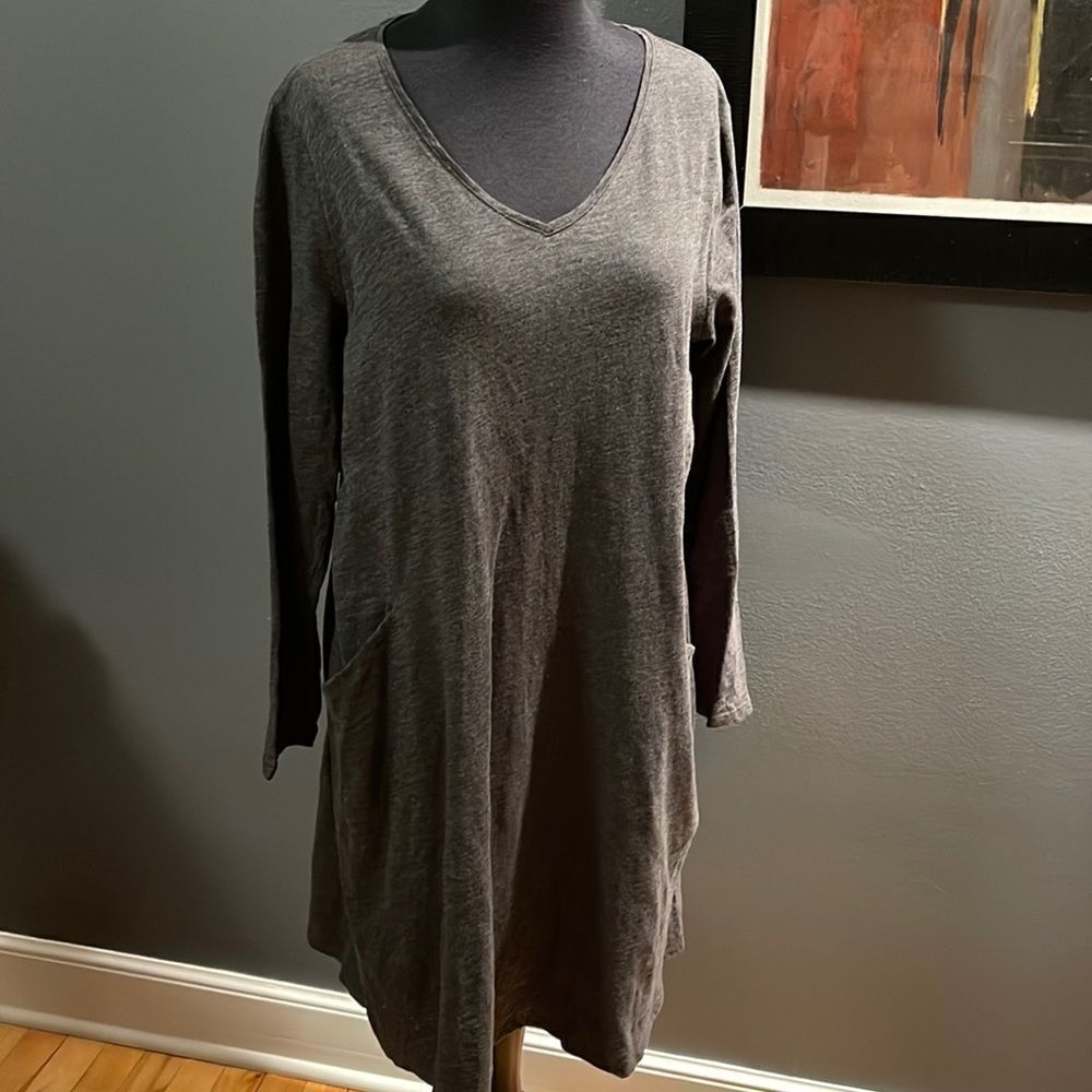 Eileen Fisher heather gray 100% organic cotton V neckline loose fit midi. Medium